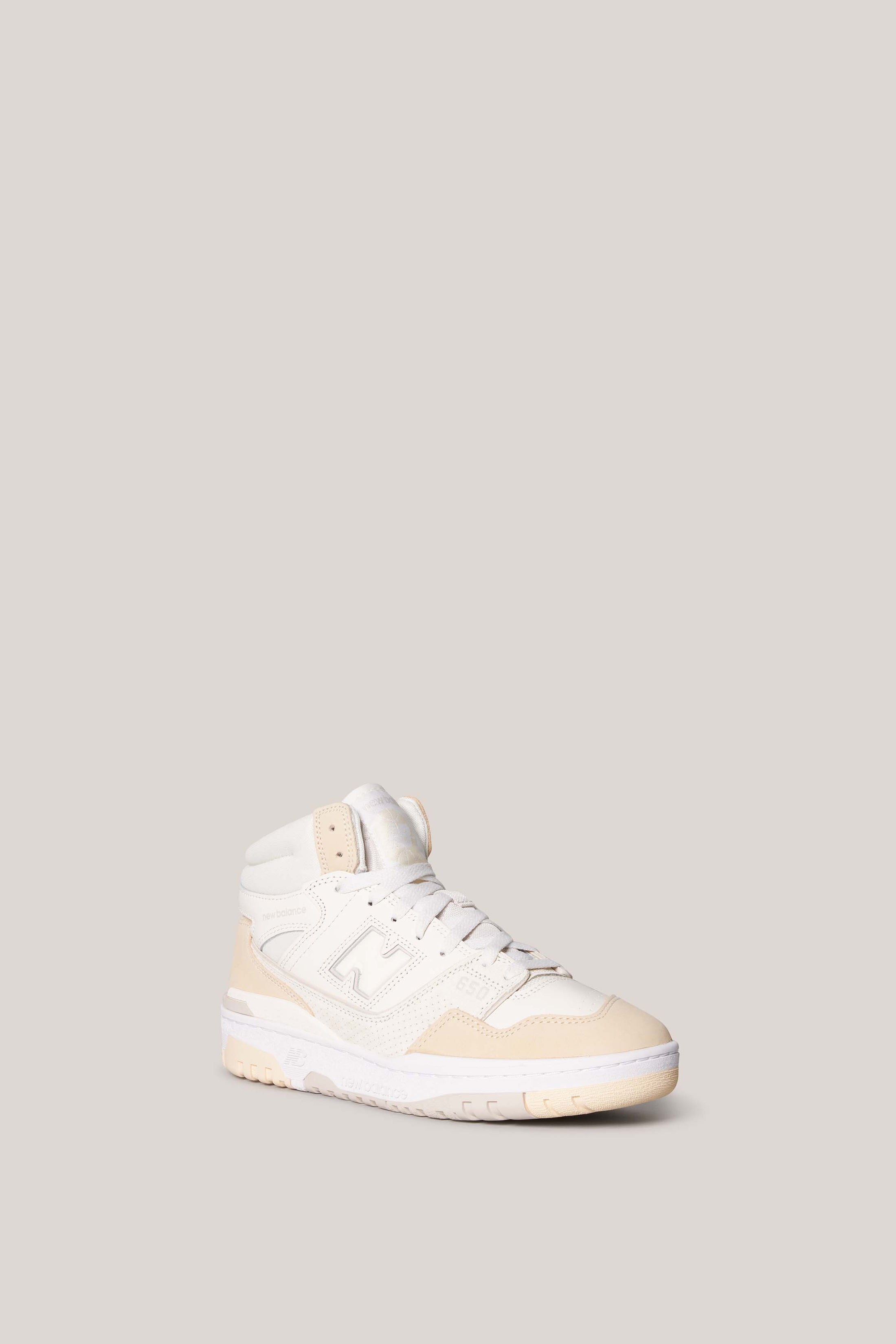 White-Cream 550 Sneakers